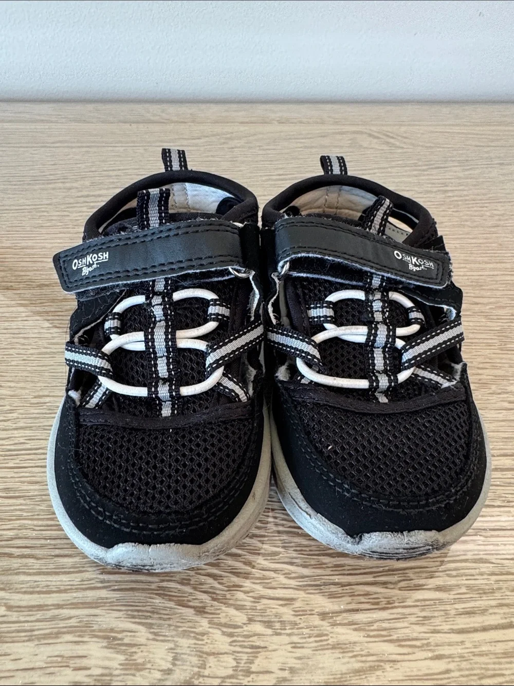 OshKosh B'gosh Black and White Kids Sneaker Sandals